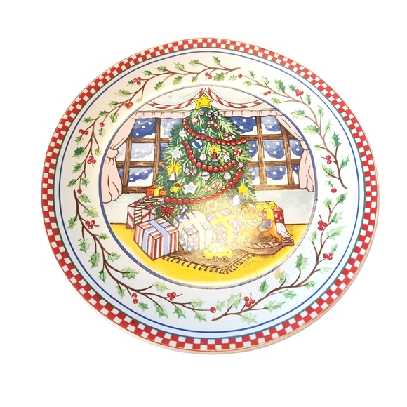 Lillian Vernon Red Gingham & Holly Snowy Christmas Decorative Plate 9" Diameter - Picture 2 of 8